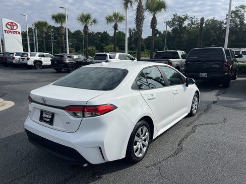 Used 2026 Toyota Corolla LE FWD image 10