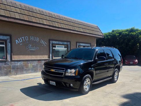 Used 2014 Chevrolet Tahoe LT RWD image 1