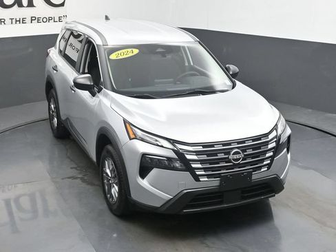 Used 2024 Nissan Rogue S AWD/4WD image 48