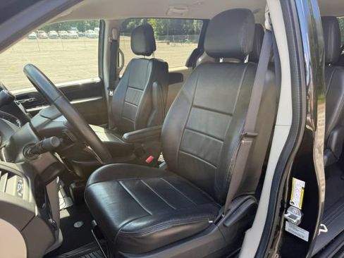 Used 2017 Dodge Grand Caravan SE w/ Power Window Group FWD image 9