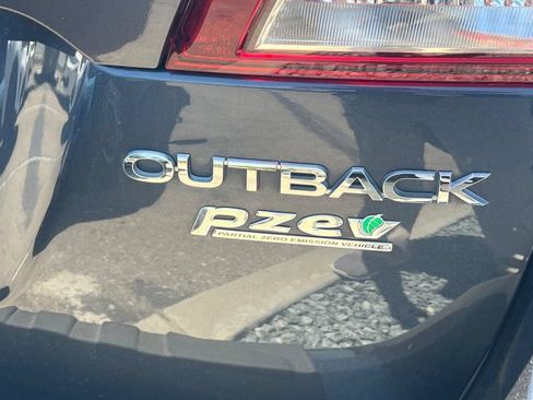 Used 2017 Subaru Outback 2.5i Premium AWD/4WD image 9