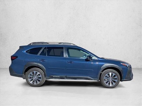 Used 2023 Subaru Outback Limited image 4