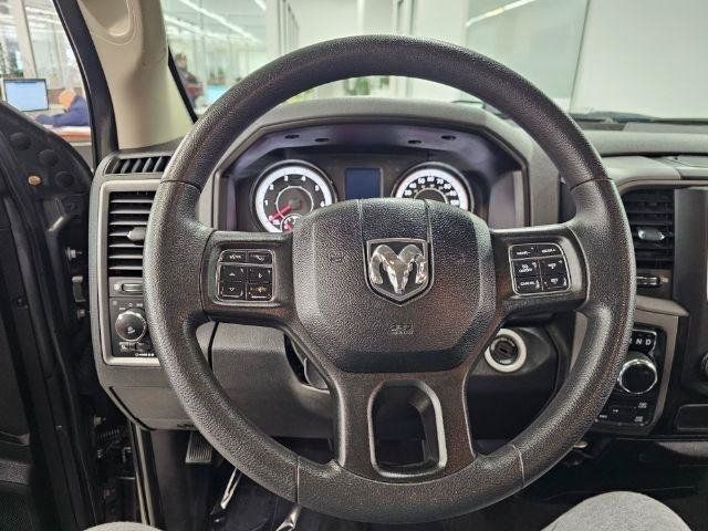 Used 2018 RAM 1500 Express AWD/4WD image 10