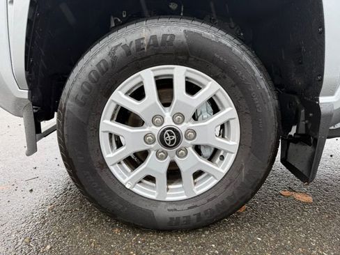 Used 2025 Toyota Tacoma SR5 image 27