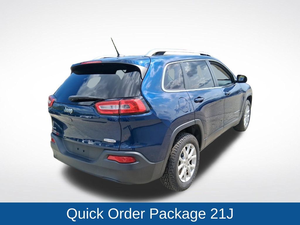 Used 2018 Jeep Cherokee Latitude w/ Cold Weather Group AWD/4WD image 7