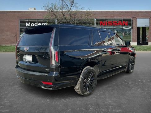 Used 2023 Cadillac Escalade ESV Sport image 4