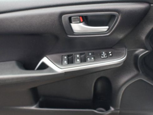 Used 2016 Toyota Camry LE image 26