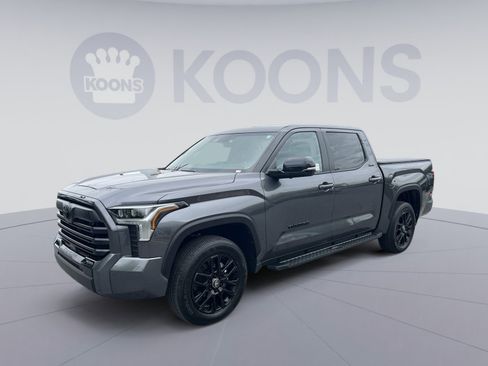 Used 2025 Toyota Tundra Limited AWD/4WD image 1