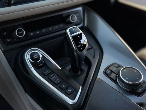 Used 2015 BMW i8 image 21