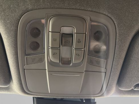 Used 2019 Hyundai Santa Fe Limited w/ Cargo Package image 18