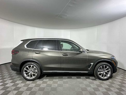New 2026 BMW X5 xDrive40i w/ Climate Comfort Package image 8