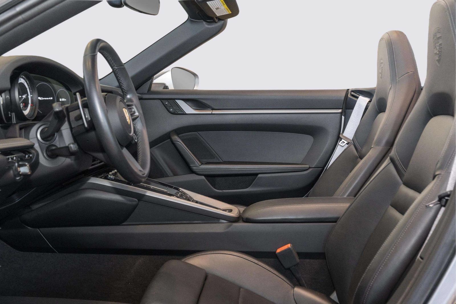 Used 2020 Porsche 911 Cabriolet image 20