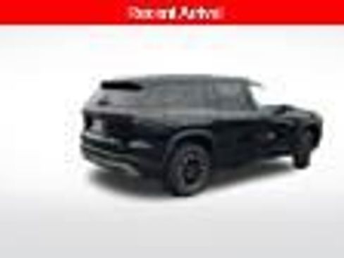 Used 2025 Chevrolet Traverse Z71 w/ Driver Confidence Package image 3