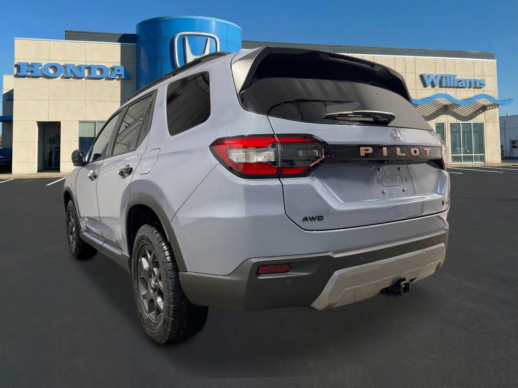 New 2026 Honda Pilot TrailSport image 3