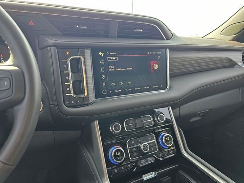 Used 2024 GMC Yukon Denali w/ Denali Reserve Package image 24