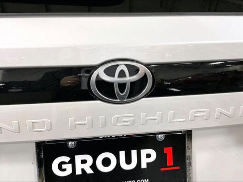 Used 2025 Toyota Grand Highlander AWD Hybrid image 30