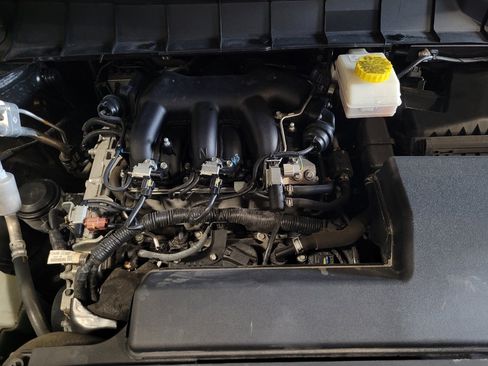 Used 2023 Nissan Pathfinder SV FWD image 30