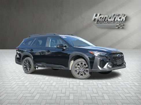 Certified 2025 Subaru Outback Onyx Edition AWD/4WD image 2