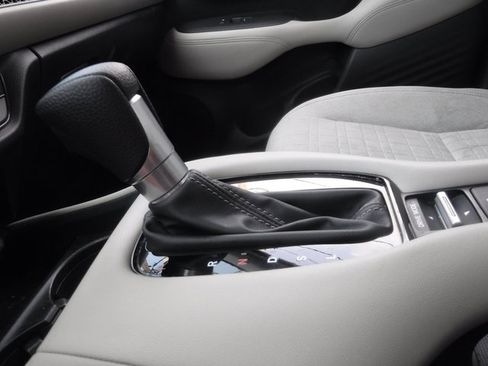 Used 2023 Honda HR-V LX image 17