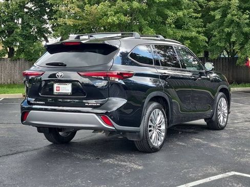 Certified 2026 Toyota Highlander Platinum AWD/4WD image 6