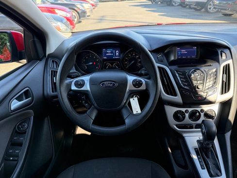 Used 2014 Ford Focus SE FWD image 15