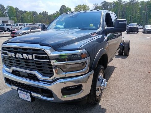 New 2026 RAM 3500 Tradesman AWD/4WD image 9