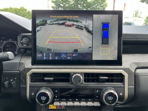 Used 2025 Toyota Tacoma Limited AWD/4WD image 19