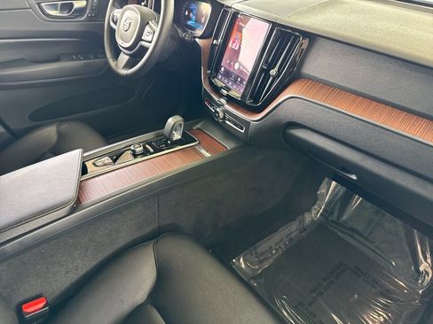 Certified 2023 Volvo XC60 B5 Plus w/ Protection Package Premier AWD/4WD image 15