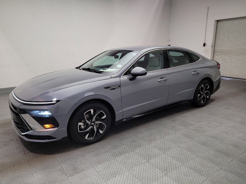 Used 2025 Hyundai Sonata SEL FWD image 2
