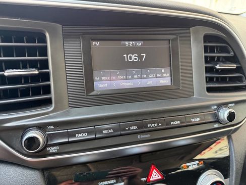 Used 2019 Hyundai Elantra SE w/ Cargo Package FWD image 26