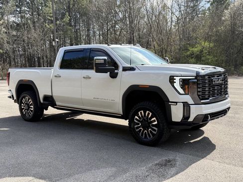 Used 2024 GMC Sierra 2500 Denali Ultimate image 4