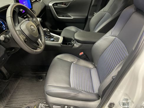 Certified 2025 Toyota RAV4 XSE w/ Weather Package AWD/4WD image 15