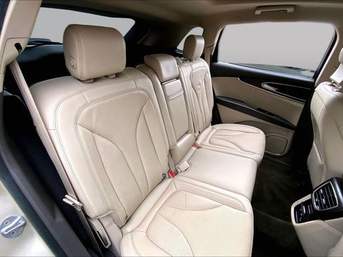 Used 2017 Lincoln MKX Reserve w/ Lincoln MKX Climate Package FWD image 18