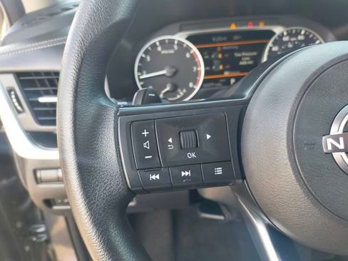Used 2024 Nissan Rogue SV image 14