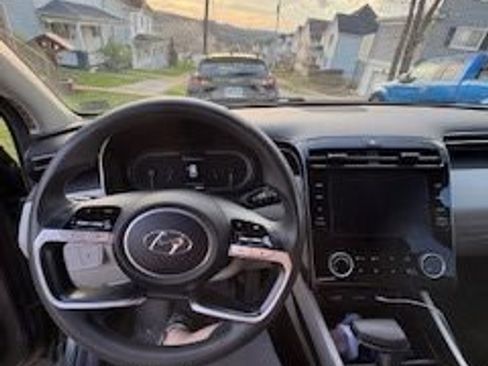Used 2022 Hyundai Tucson SEL w/ Cargo Package image 2