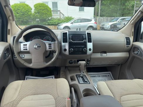Used 2015 Nissan Frontier SV AWD/4WD image 30