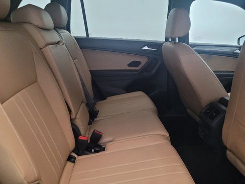 Used 2022 Volkswagen Tiguan SE image 19