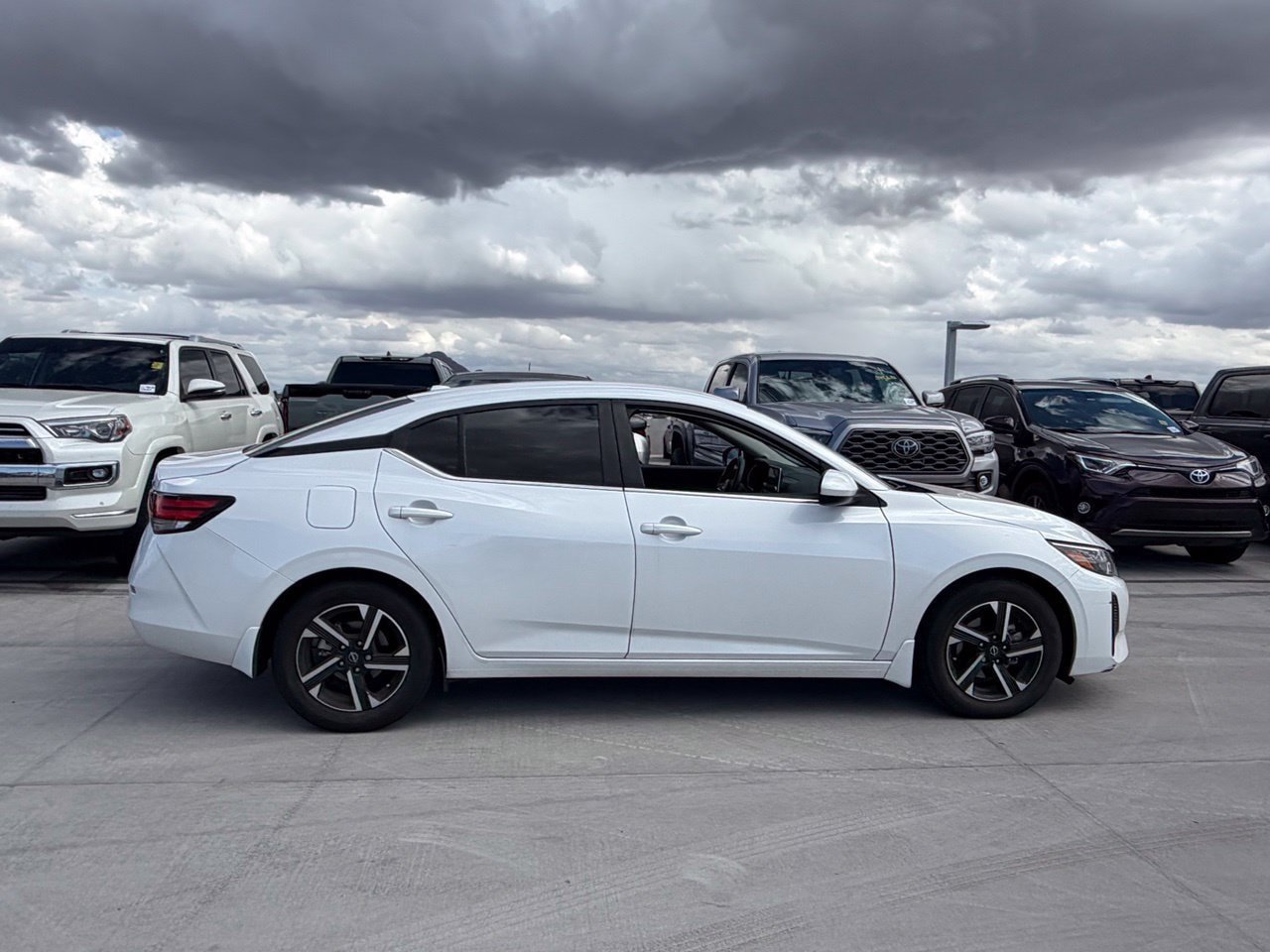 Used 2024 Nissan Sentra SV FWD image 3