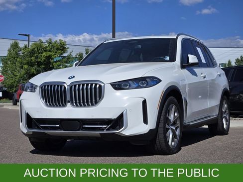 Used 2025 BMW X5 xDrive50e AWD/4WD image 3