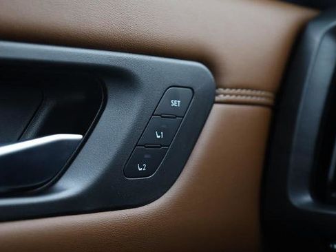 New 2026 Nissan Pathfinder Platinum image 22