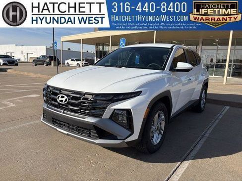 Certified 2025 Hyundai Tucson SE FWD image 1