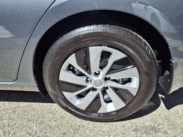 Used 2025 Nissan Altima 2.5 S FWD image 19