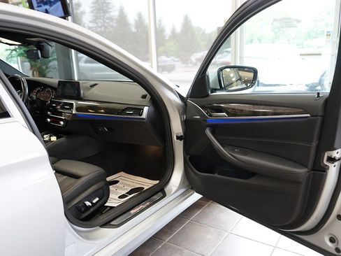 Used 2017 BMW 540i xDrive AWD/4WD image 46