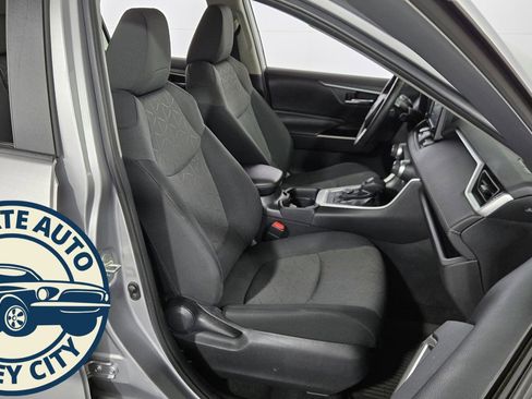 Used 2020 Toyota RAV4 XLE image 35