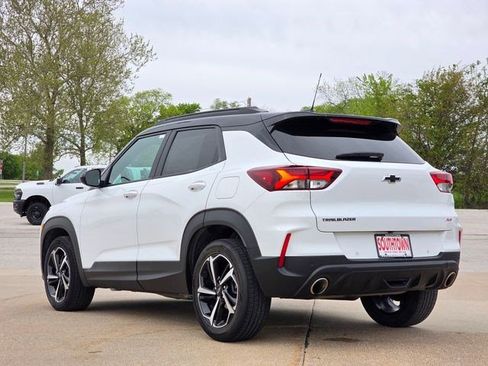Used 2022 Chevrolet TrailBlazer RS w/ Technology Package FWD image 6