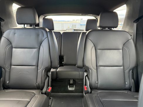 Certified 2023 Chevrolet Traverse LT image 41