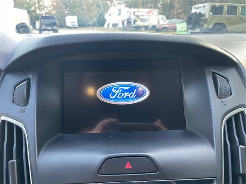 Used 2018 Ford Focus SEL image 56