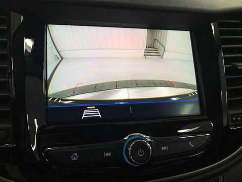 Used 2020 Chevrolet Trax LT FWD image 17