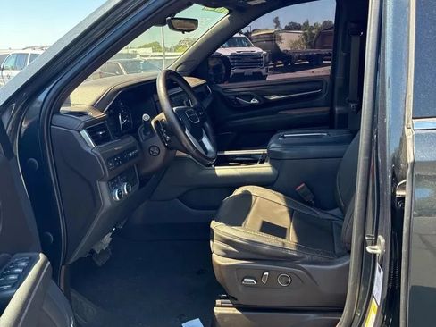 Used 2021 GMC Yukon Denali w/ Denali Premium Package AWD/4WD image 5