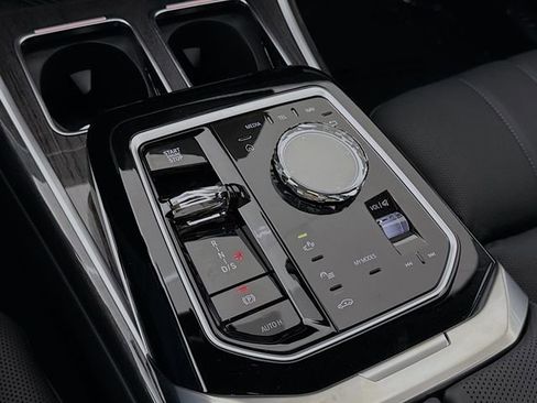 New 2026 BMW 760i xDrive image 17